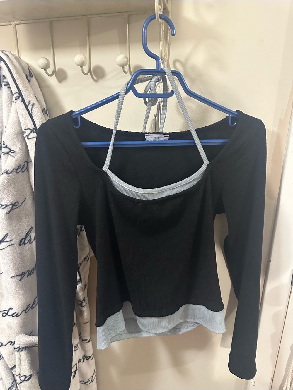 Black Long-Sleeve Layered Tank Top with Light Gray Trim